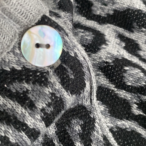 BFA Classics Vintage Gray Black Leopard Print Layered Sweater US 1X - Picture 6 of 8